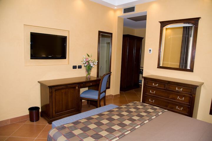 Room 6 of 60