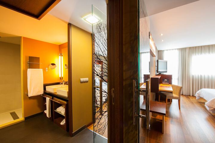 Room 27 of 113