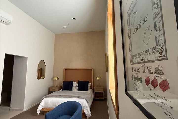 Room 70 of 153