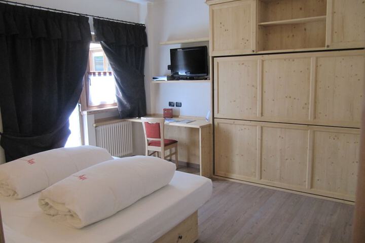 Room 8 of 59