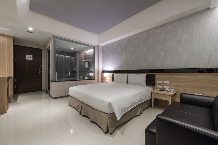 Room 11 of 50