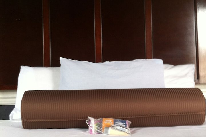 Room 4 of 16