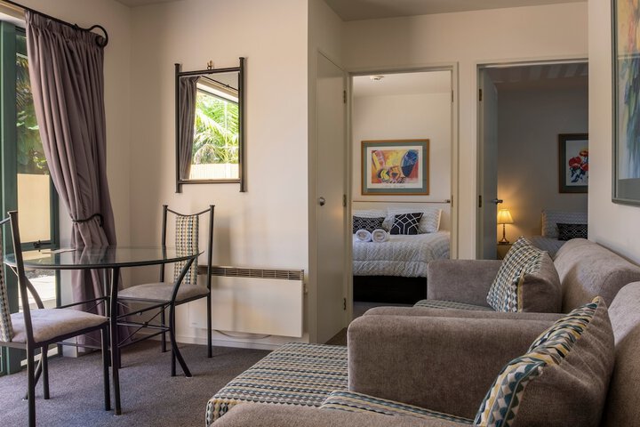 Room 3 of 49