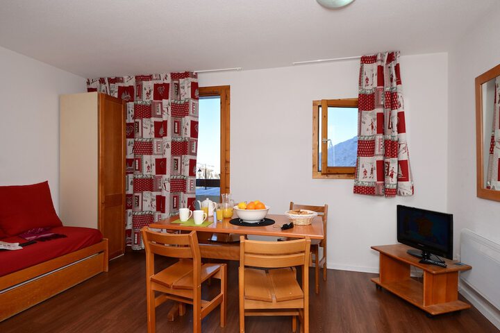 Room 4 of 13
