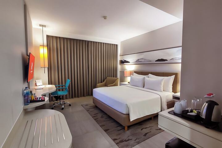 Room 6 of 53