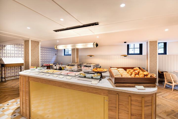 Breakfast buffet