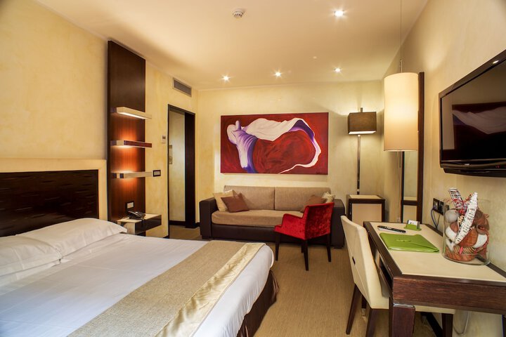 Room 6 of 31