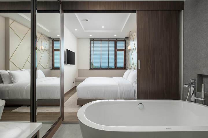 Room 44 of 151