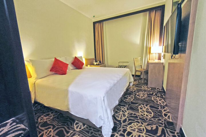 Room 9 of 21