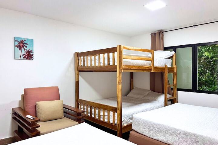 Room 7 of 108