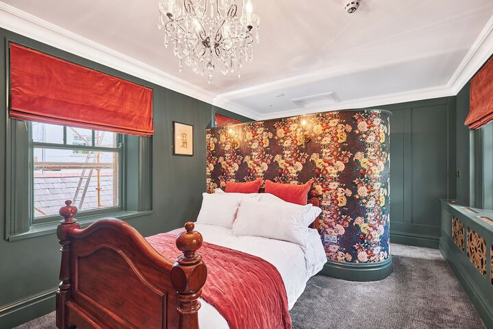 Room 12 of 29