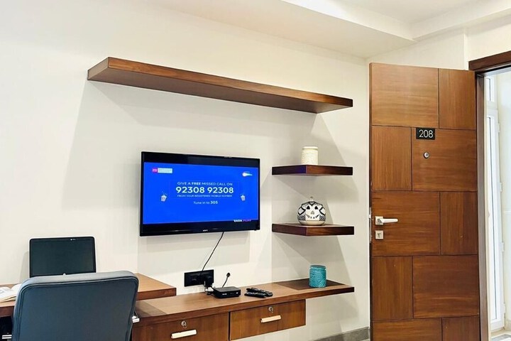 Room 5 of 7