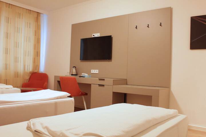 Room 20 of 37