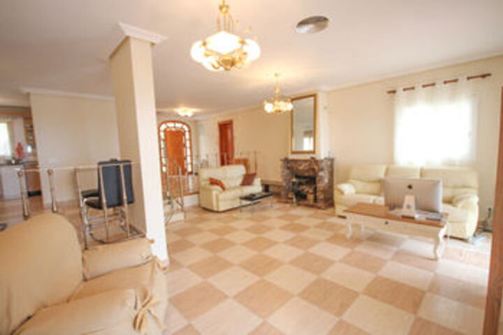 Room 15 of 18