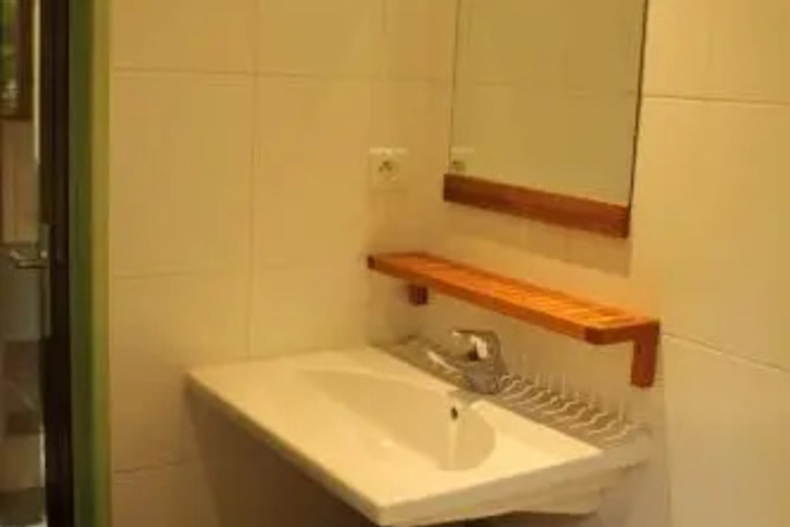 Room 15 of 41