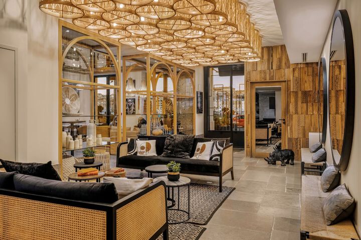 Guest Lobby
