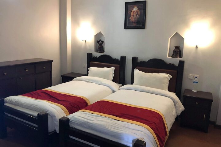 Room 8 of 28