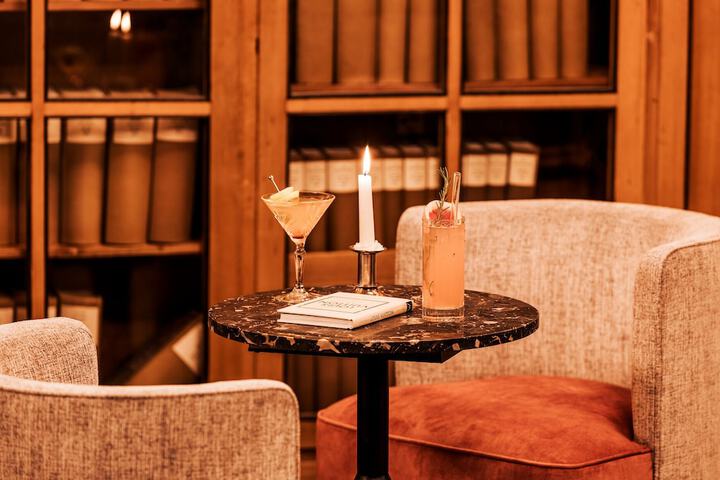 Lounge 66 of 78