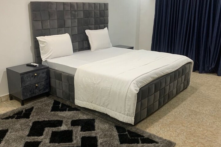 Room 15 of 23