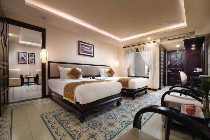 Room 26 of 122