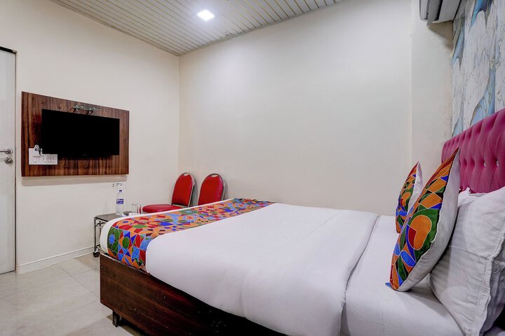 Room 14 of 26