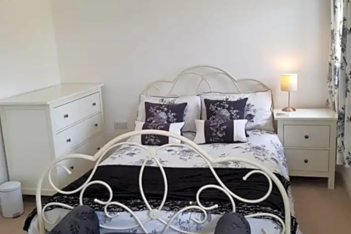 Room 3 of 10