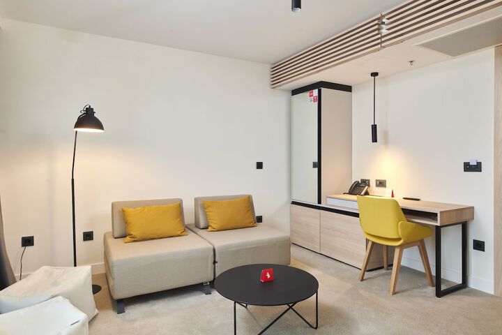 Room 17 of 52