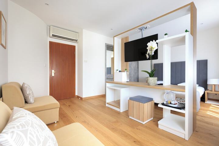 Room 33 of 56