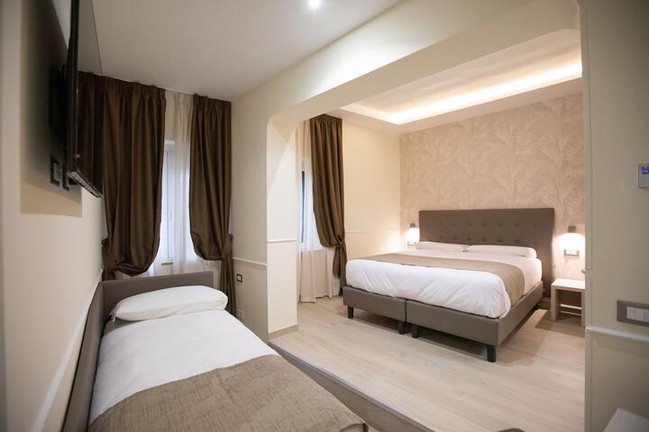 Room 32 of 70