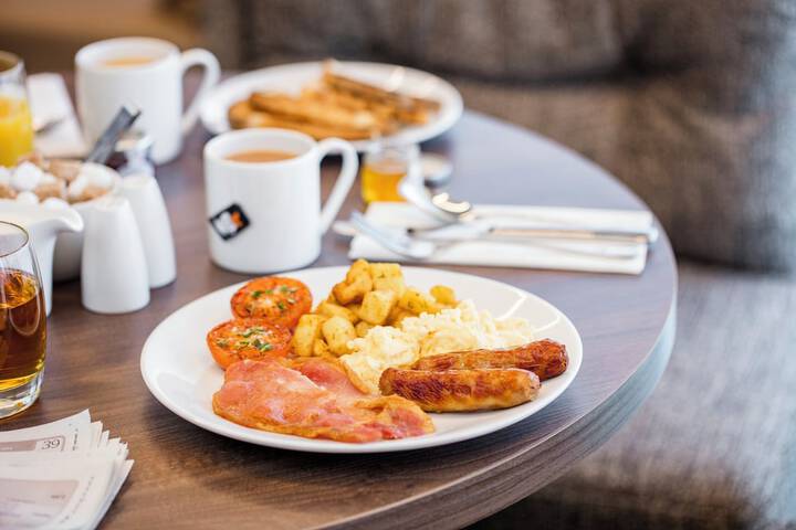 Breakfast/Coffee Service 43 of 60