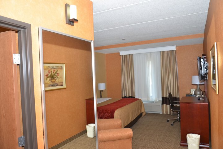 Room 8 of 68