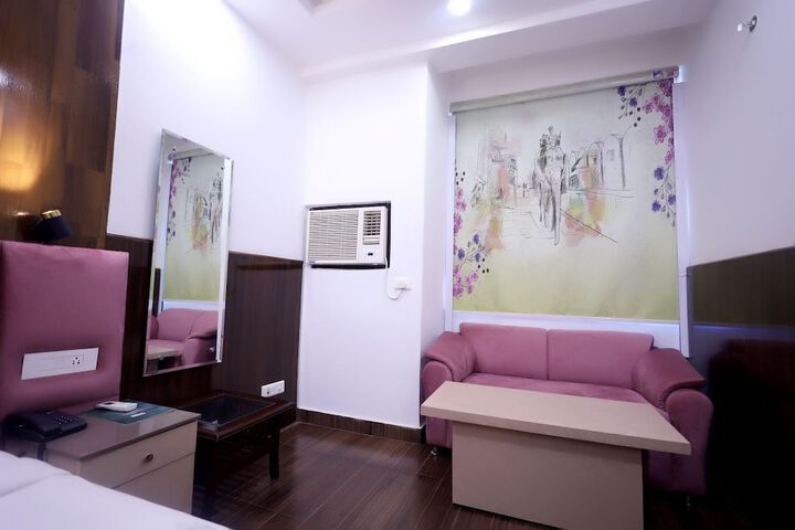 Room 25 of 51