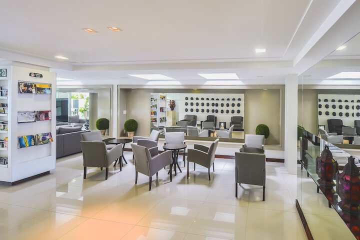 Entrance & Lobby