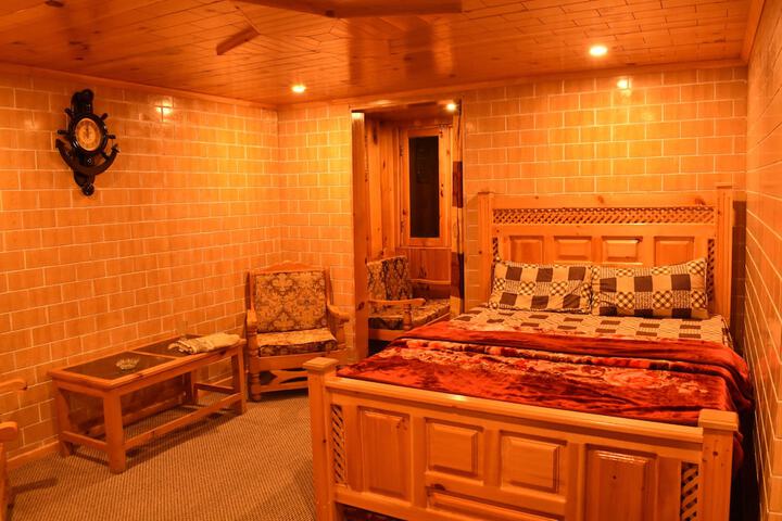 Room 5 of 7