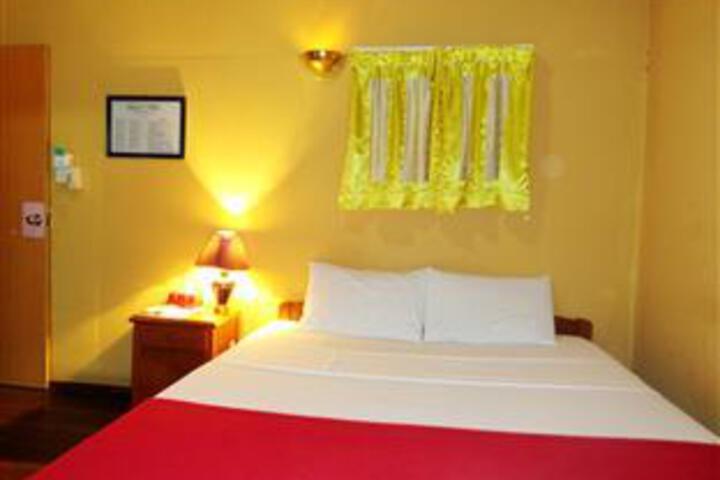 Room 2 of 6