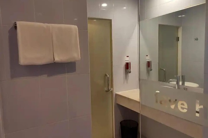 Room 20 of 43