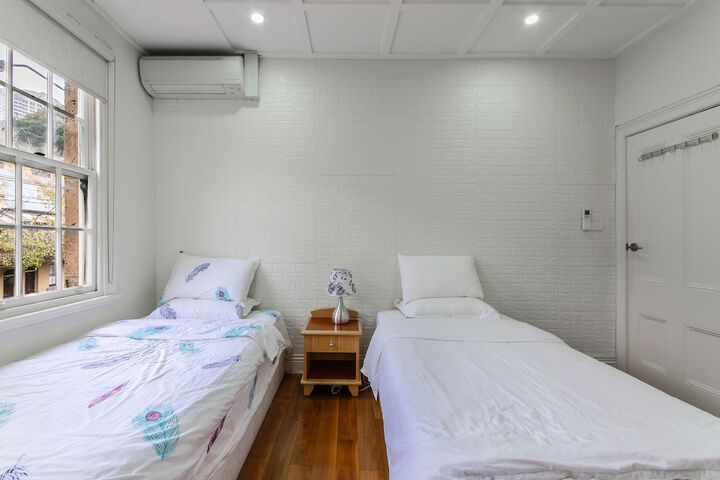 Room 8 of 23