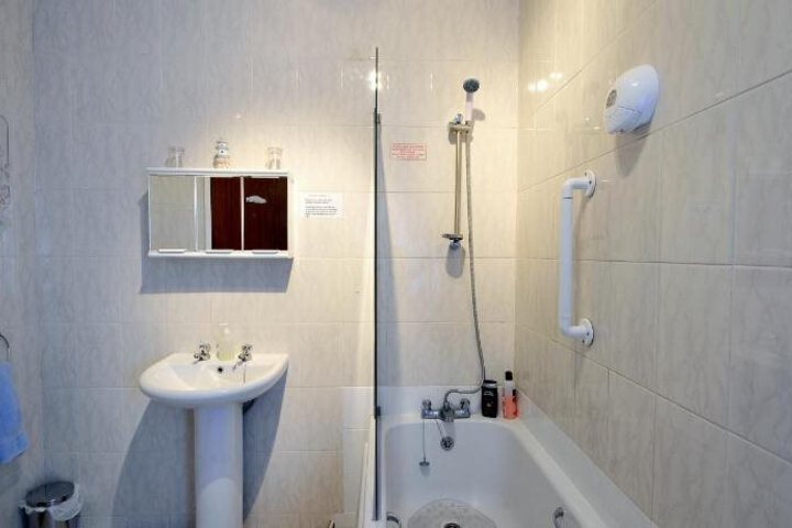 Photo 9