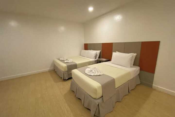 Room 5 of 21
