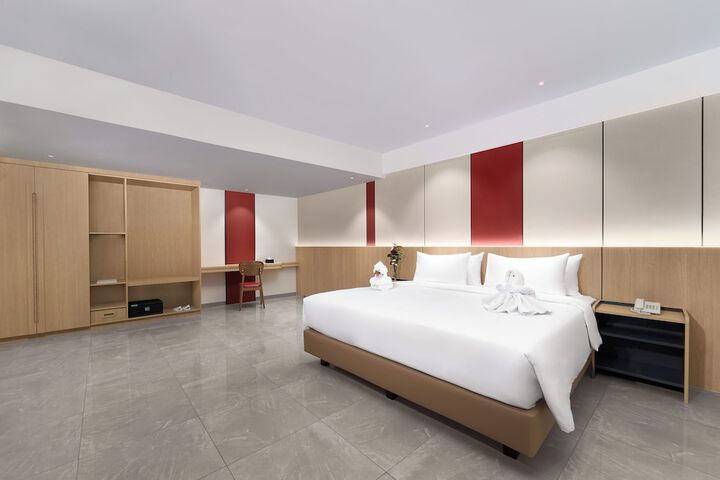 Room 5 of 25