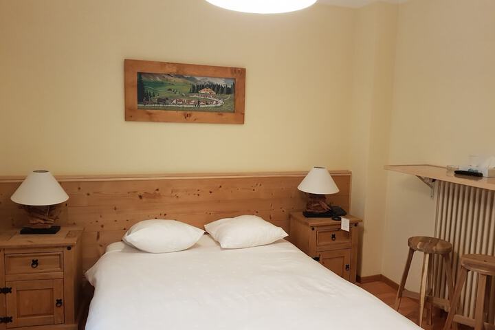 Room 10 of 35