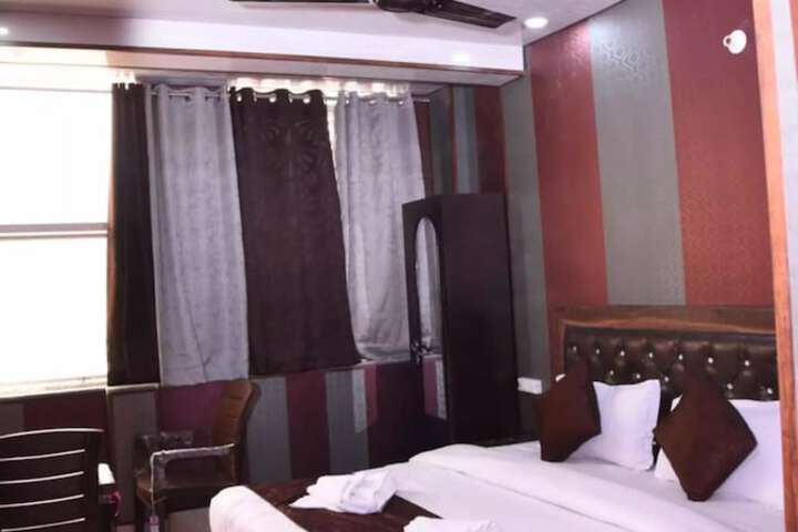 Room 14 of 30