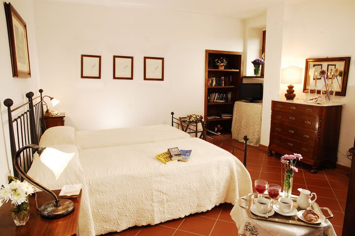 Room 3 of 80