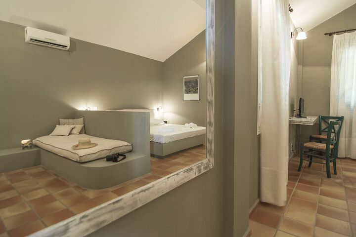 Room 44 of 93