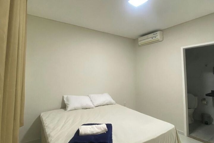 Room 9 of 10