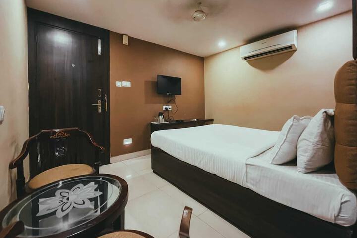 Room 9 of 53