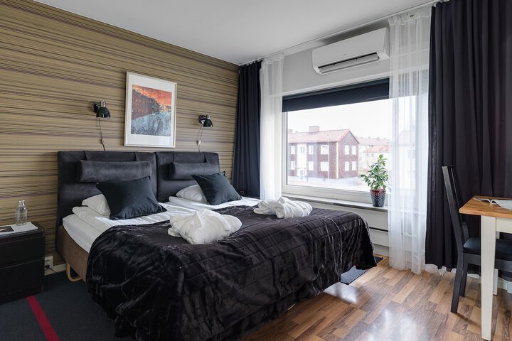 Room 10 of 38