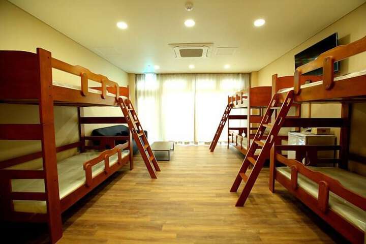 Room 12 of 46
