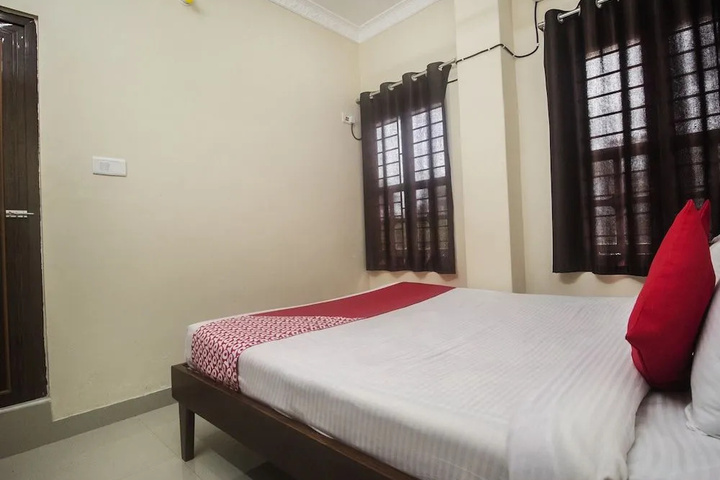 Room 3 of 10