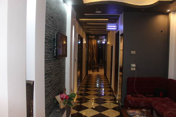 Room 14 of 37